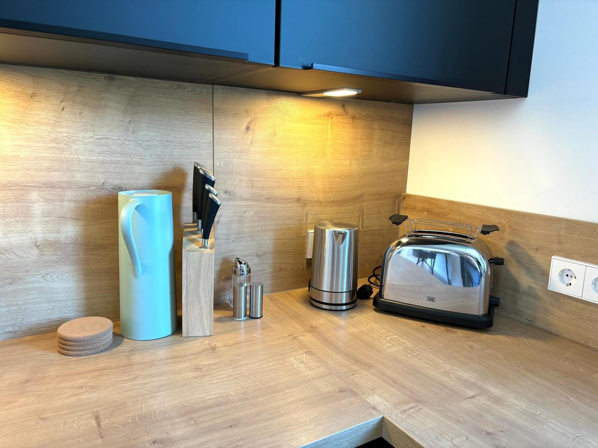 Gesamte Wohnung, Kueche, Parkplatz, Terrasse Бад Белинген Екстериор снимка