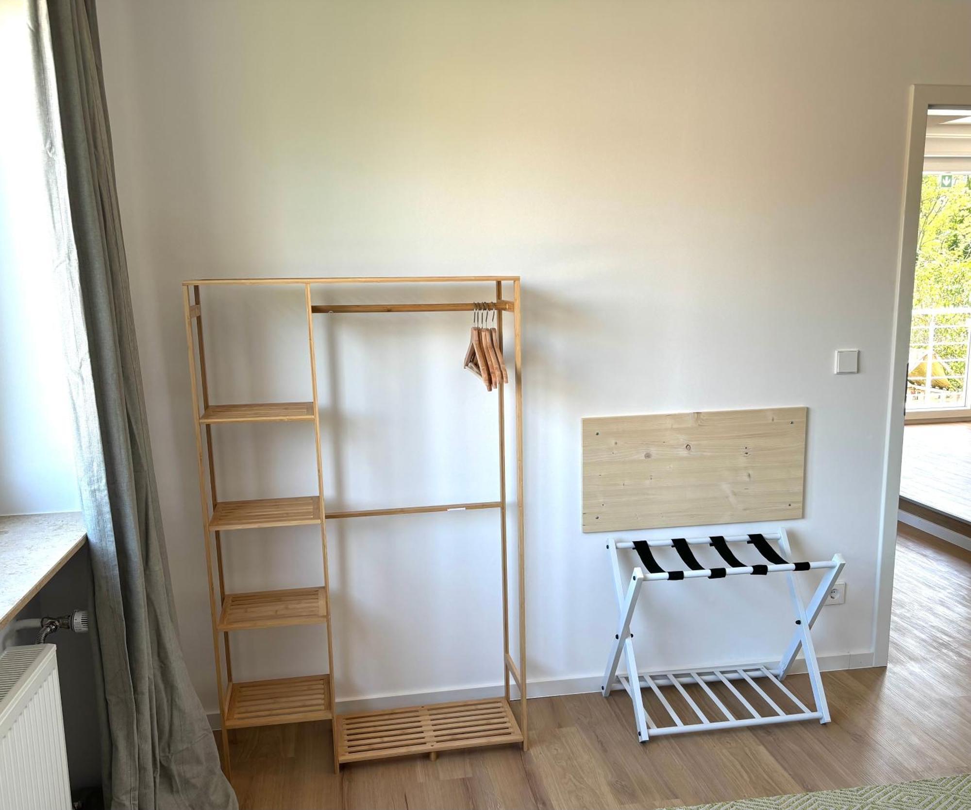 Gesamte Wohnung, Kueche, Parkplatz, Terrasse Бад Белинген Екстериор снимка