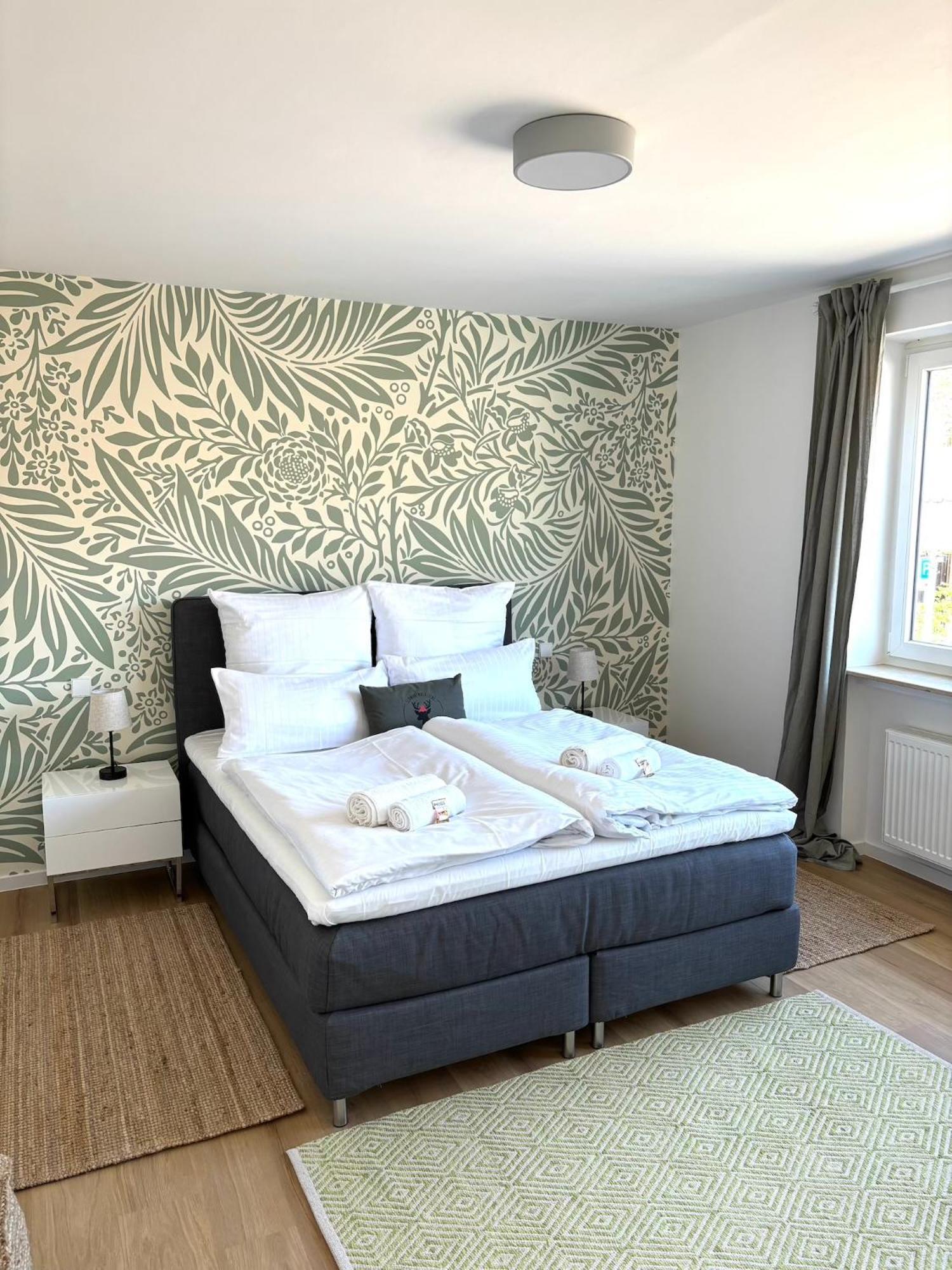 Gesamte Wohnung, Kueche, Parkplatz, Terrasse Бад Белинген Екстериор снимка