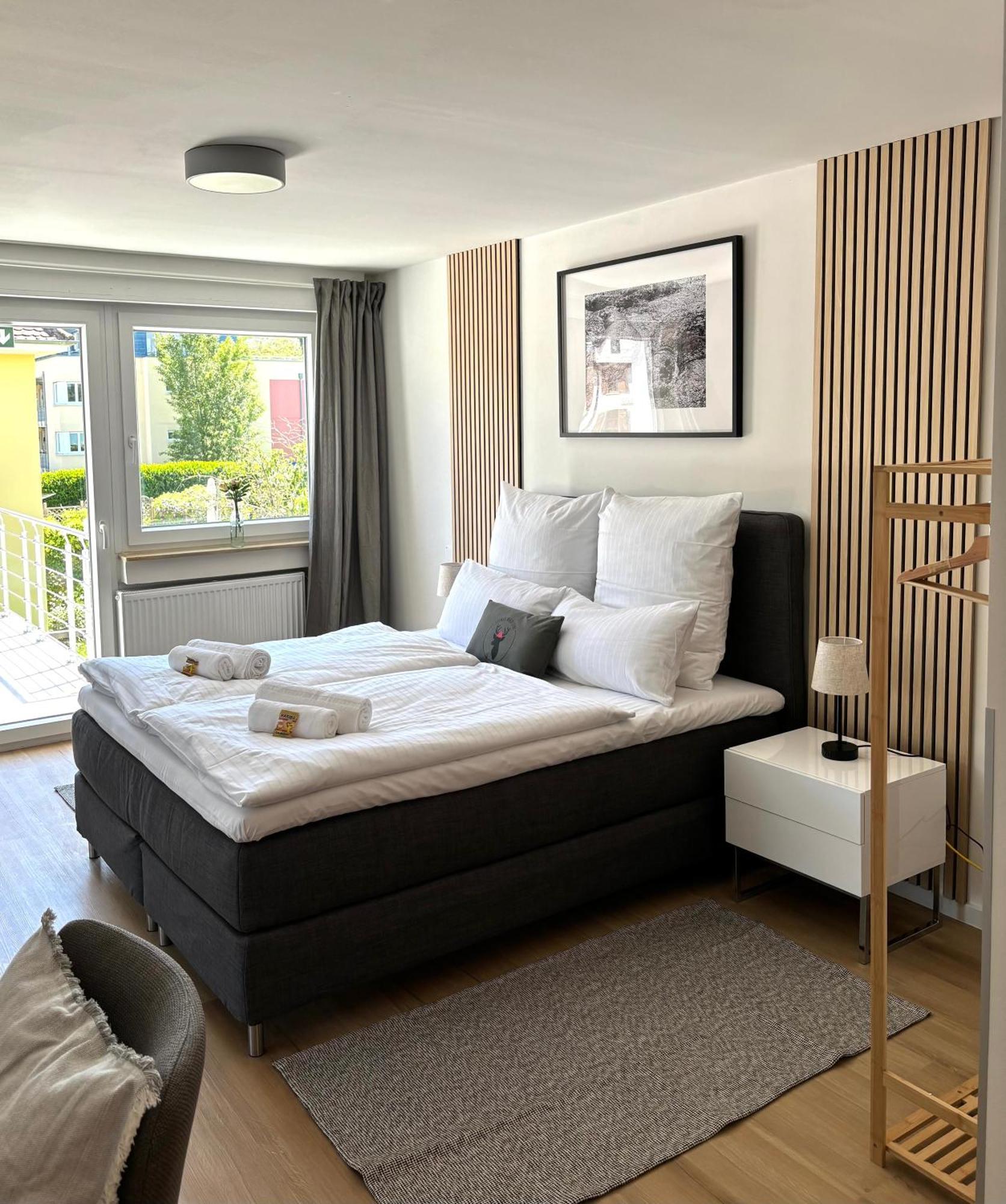 Gesamte Wohnung, Kueche, Parkplatz, Terrasse Бад Белинген Екстериор снимка