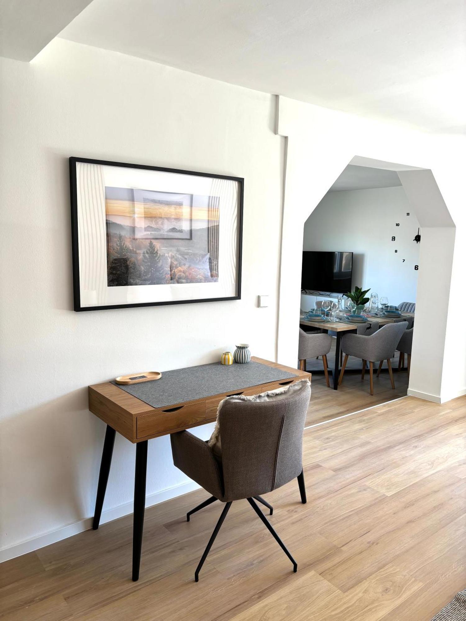 Gesamte Wohnung, Kueche, Parkplatz, Terrasse Бад Белинген Екстериор снимка