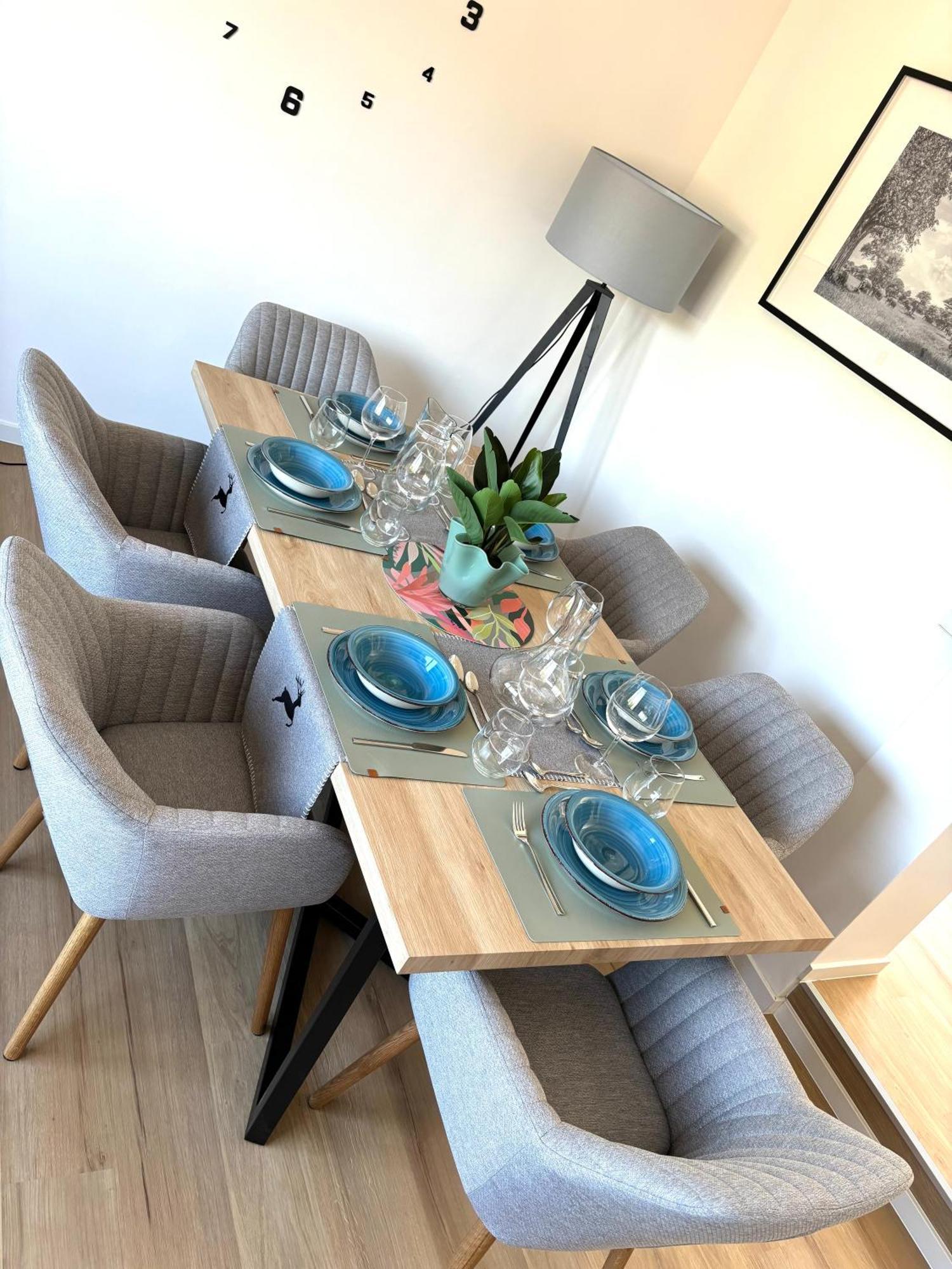 Gesamte Wohnung, Kueche, Parkplatz, Terrasse Бад Белинген Екстериор снимка
