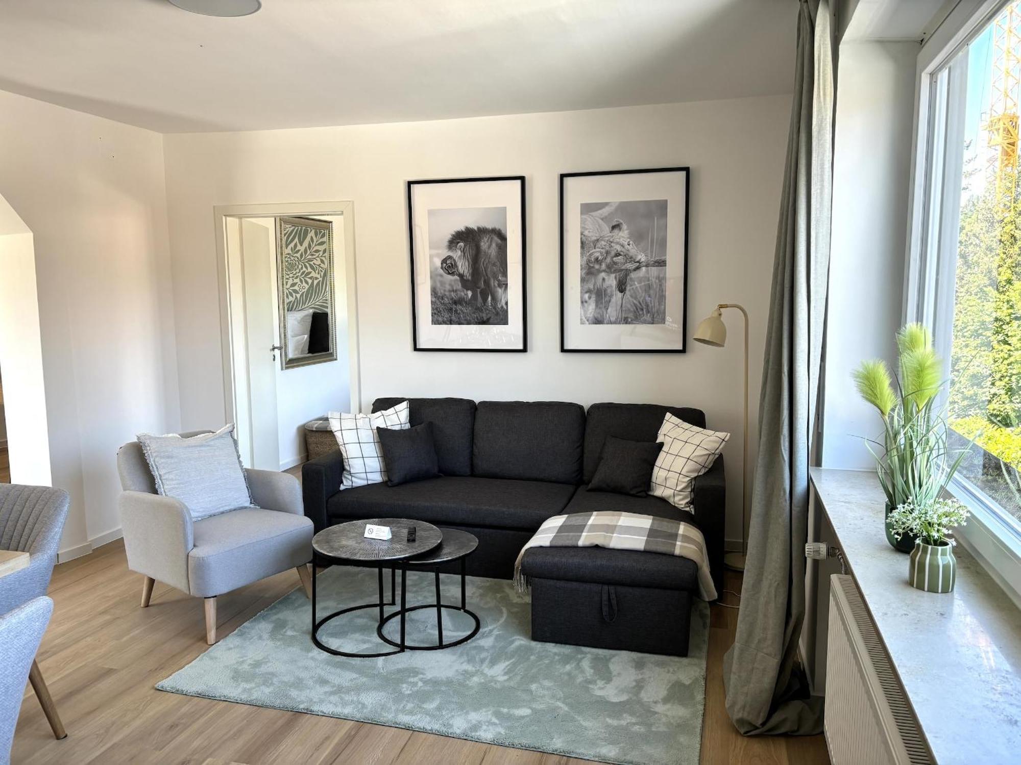 Gesamte Wohnung, Kueche, Parkplatz, Terrasse Бад Белинген Екстериор снимка